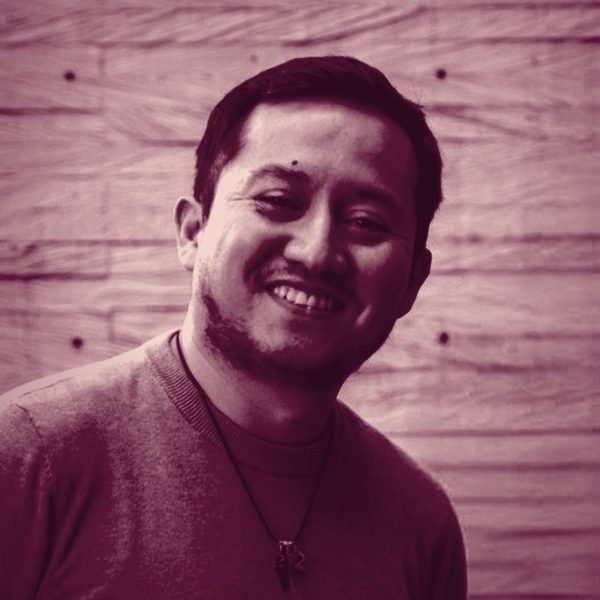 Retrato de Eddie Ajalcriña, autor del Bio Business Playbook